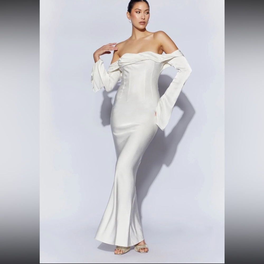 Giselle Meshki dress